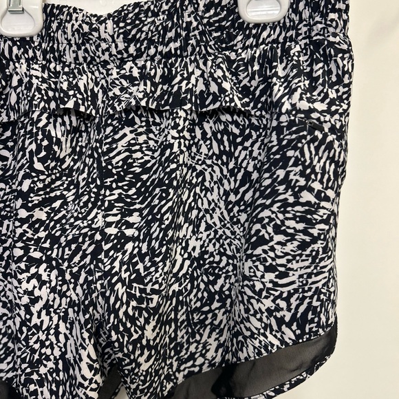 Athleta Printed Mesh Racer Short 4” - Picture 9 of 10